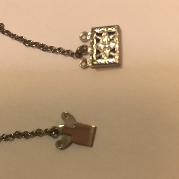 Amethyst Fairy pendant and chain with fancy clasp - Picture 4 of 4